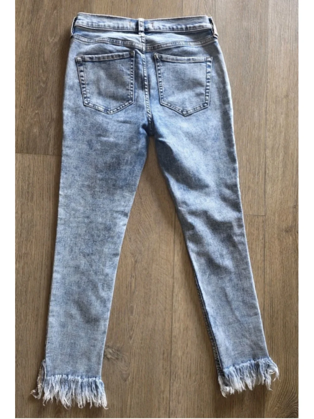 Free People Skinny Jeans 27x26 Acid Wash Distressed Raw Hem Ankle Boho Y2K Indie